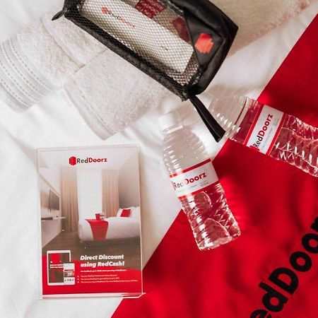 Reddoorz @ Paus Raya Hotel Палангкарая Екстериор снимка