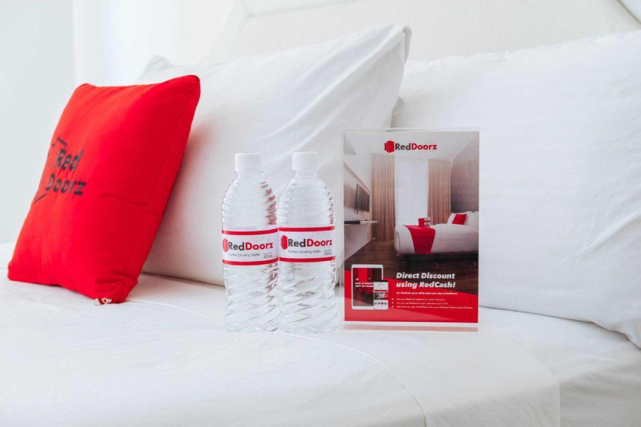 Reddoorz @ Paus Raya Hotel Палангкарая Екстериор снимка