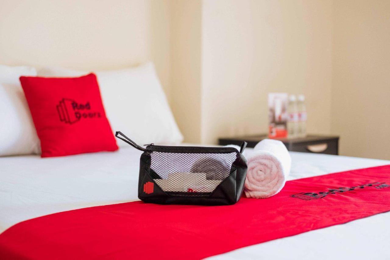 Reddoorz @ Paus Raya Hotel Палангкарая Екстериор снимка