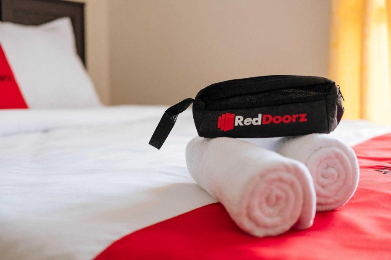 Reddoorz @ Paus Raya Hotel Палангкарая Екстериор снимка