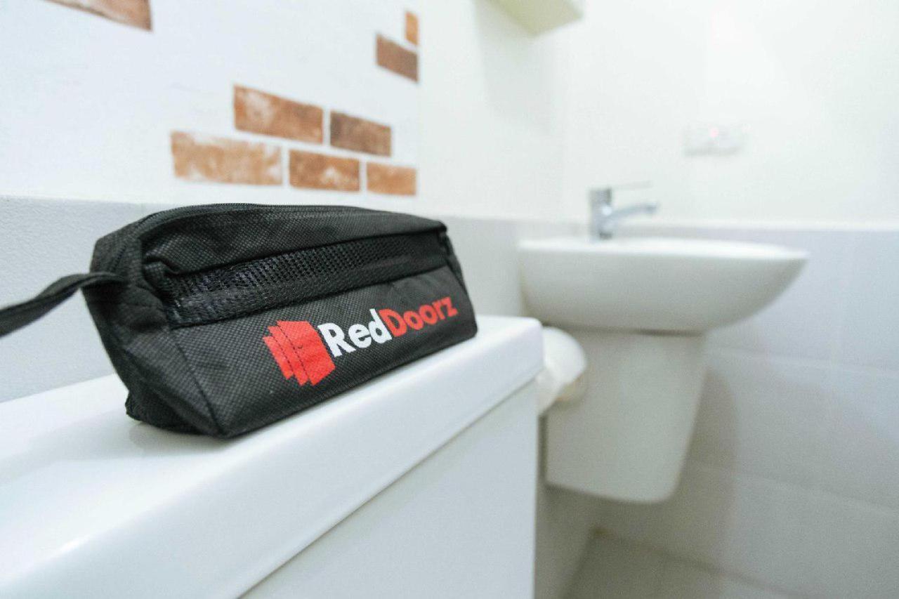 Reddoorz @ Paus Raya Hotel Палангкарая Екстериор снимка